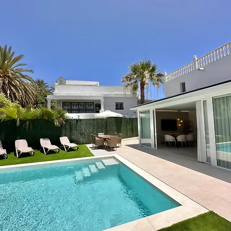 アパート Ocean Luxury House & Private Heated Pool アデヘ