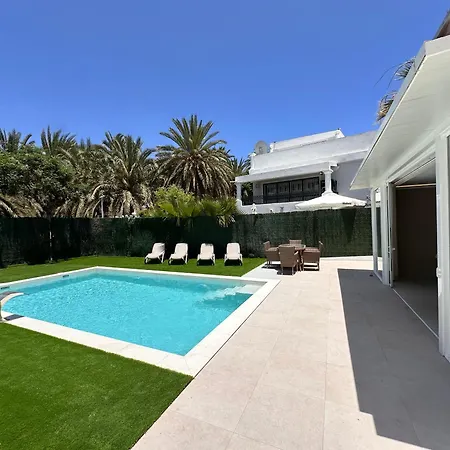 アパート Ocean Luxury House & Private Heated Pool アデヘ