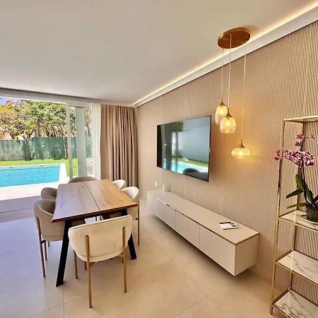 Ocean Luxury House & Private Heated Pool アパート アデヘ